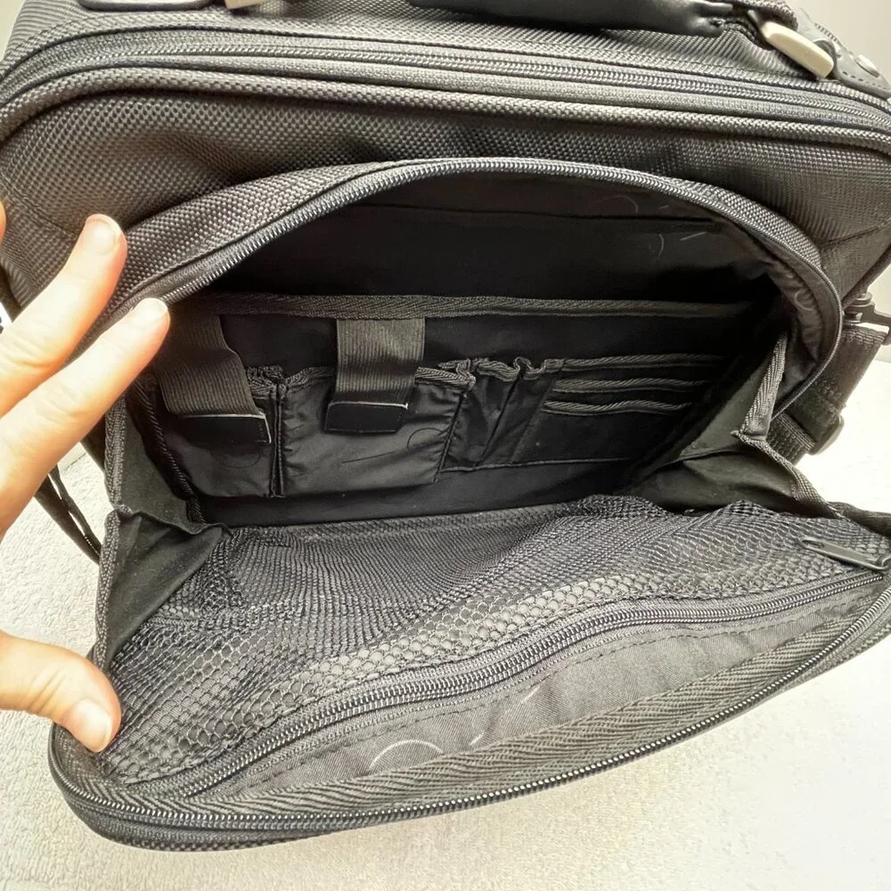 NWOT Dell Laptop Bag/Briefcase, Black, Shoulder Strap, 14 1/2